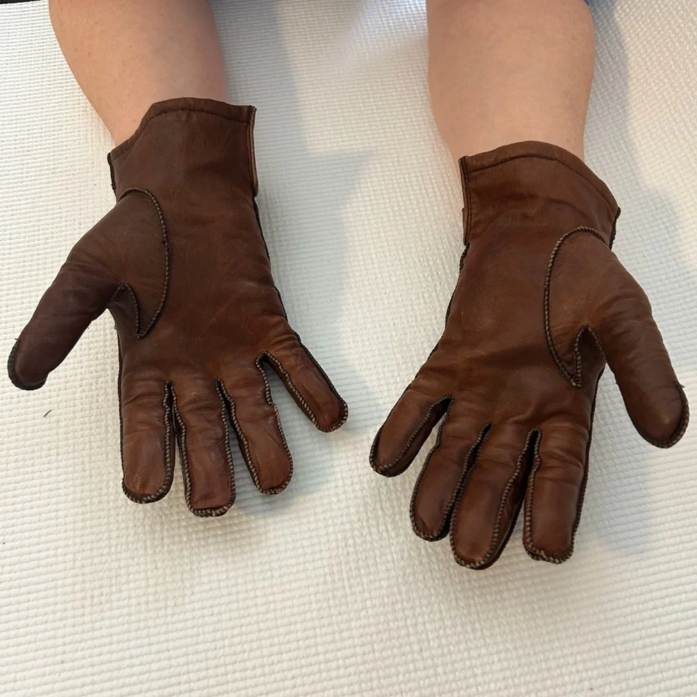 Genuine leather brown flexible gloves stitching detail lined Women’s Size Medium